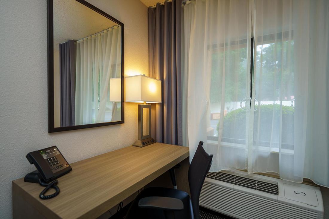 Отель Wingate By Wyndham Brunswick Ga I-95 Экстерьер фото