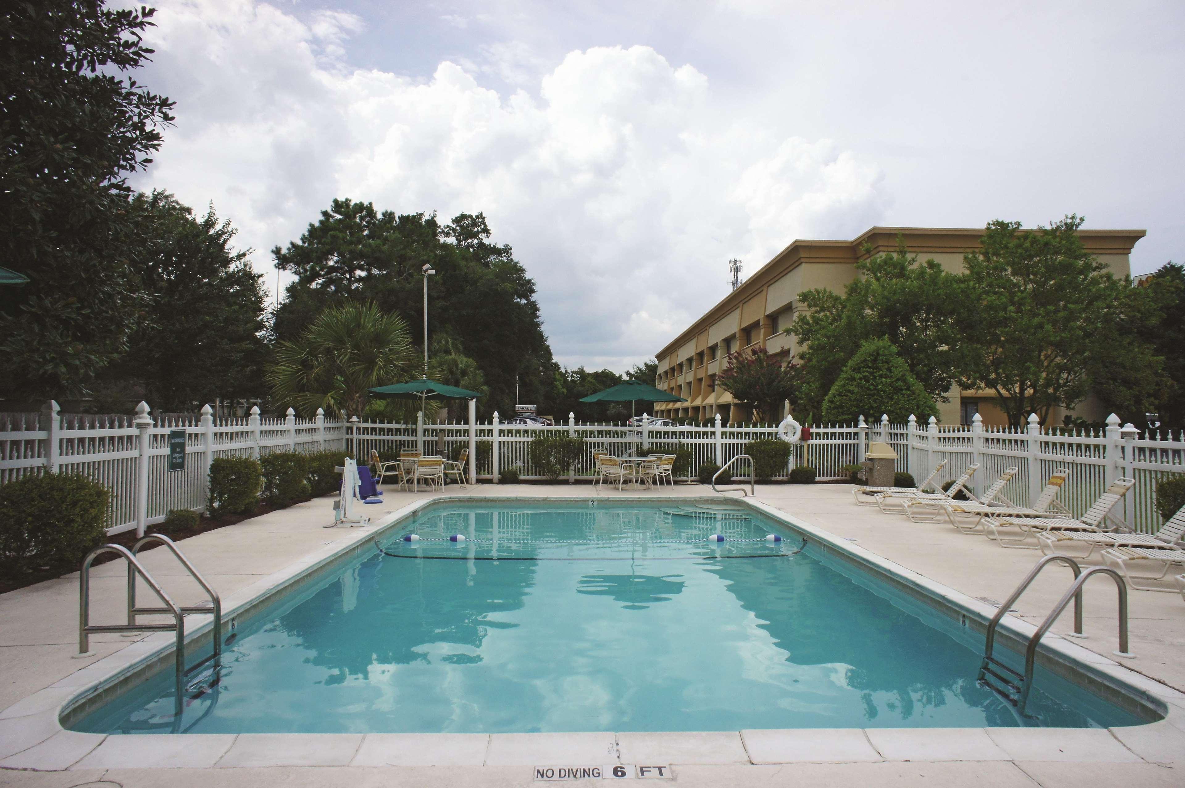 Отель Wingate By Wyndham Brunswick Ga I-95 Экстерьер фото
